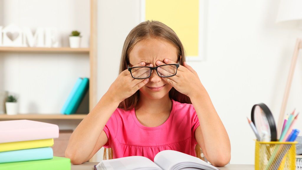 Zaburzenia widzenia mogą wynikać m.in. z chorób oczu lub przyczyn neurologicznych