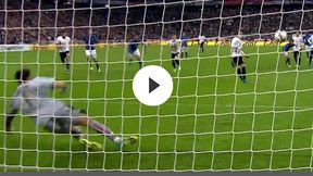 Niemcy - Włochy 4:0: gol Oezila z rzutu karnego
