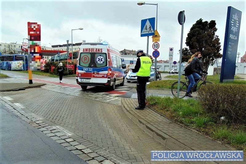 Wrocław. Potrącenie rowerzysty. Kierowca bez prawa jazdy