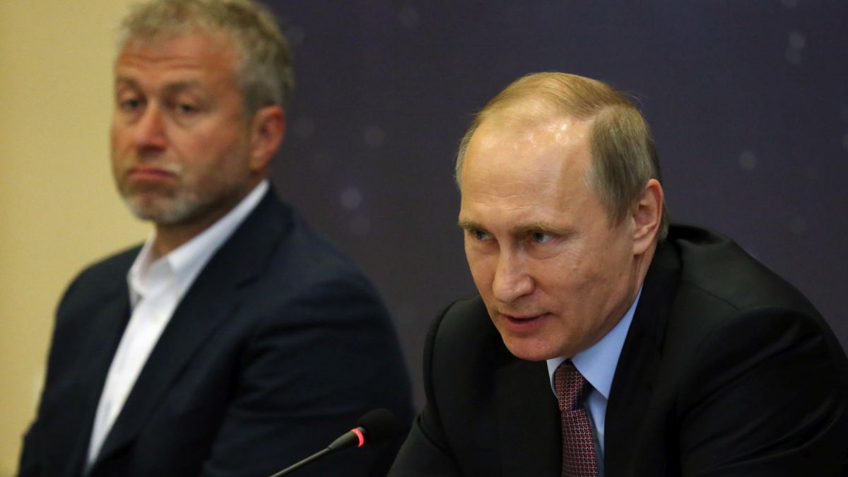 Na zdjęciu od lewej: Roman Abramowicz i Władimir Putin
