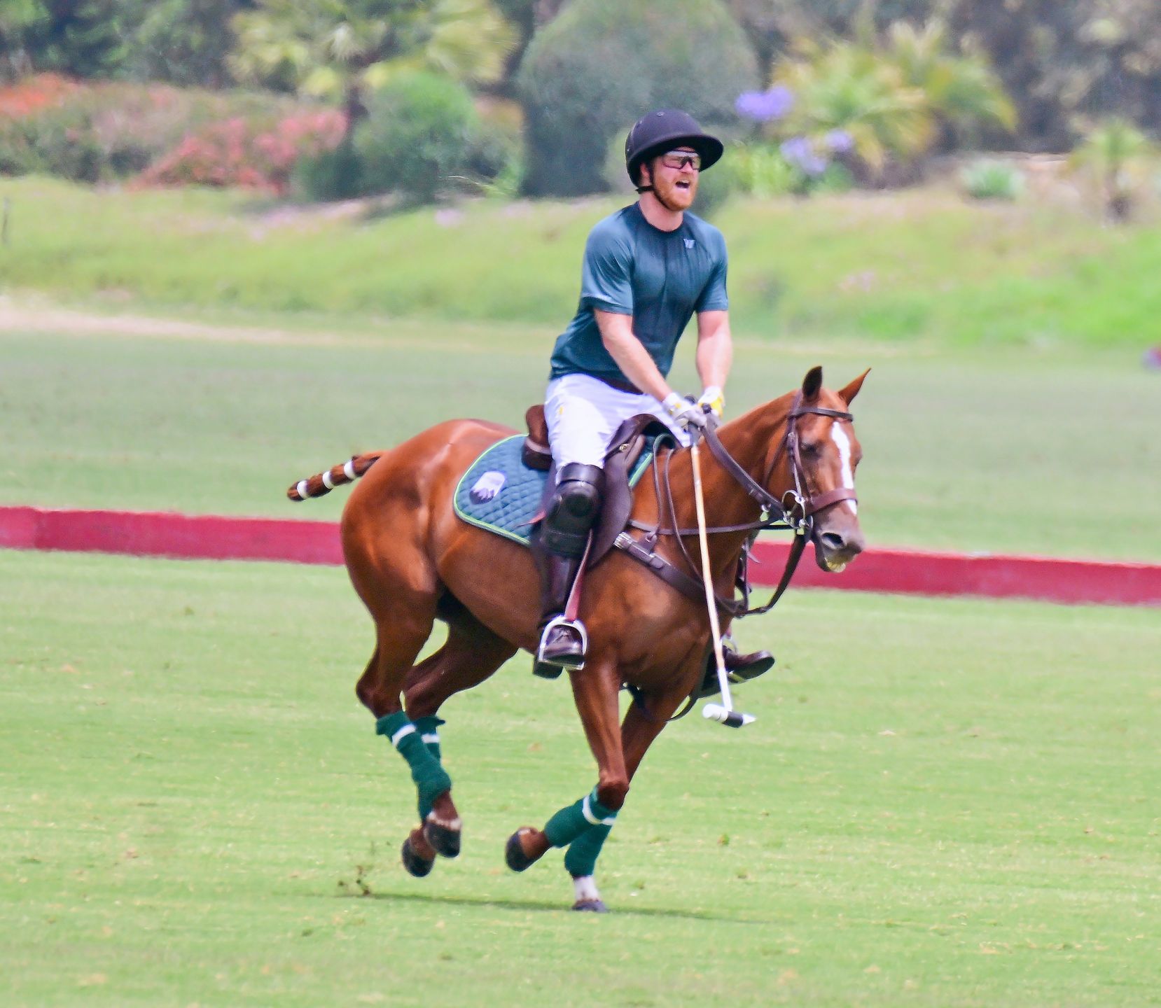 Książę Harry podczas gry w polo