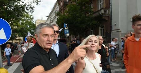 Żona Frasyniuka wygrała w sądzie. "Debata publiczna powinna być wolna od tak obrzydliwych słów"