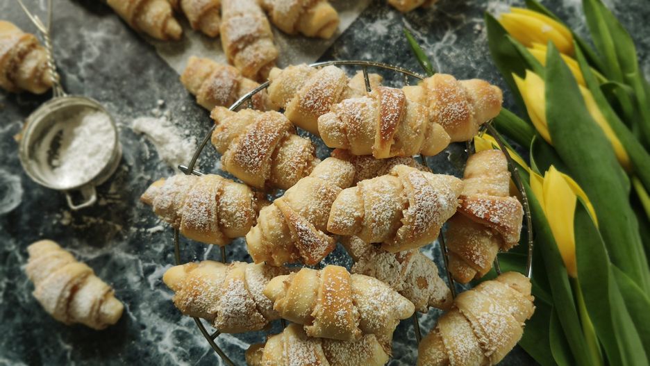 Drożdżowe rogaliki z kokosowym nadzieniem. Nieważne ile zrobisz, wszystko zniknie