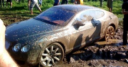 Bentley Continental GT po uszy w g....