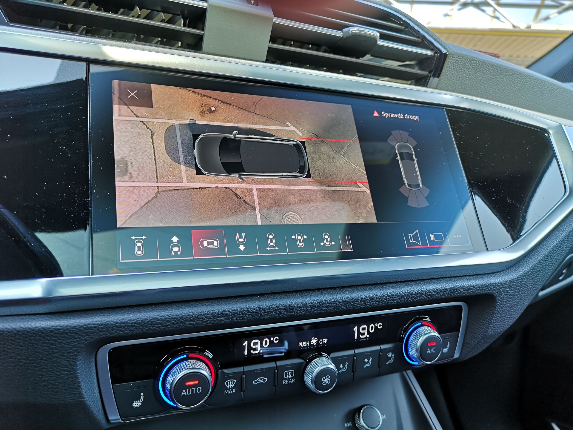 Audi Q3 Sportback: kamery 360 stopni, system Audi Pre sense basic & 360° i audio Bang & Olufsen 5