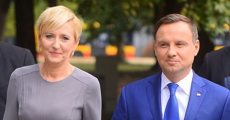 Andrzej Duda zabrał głos w sprawie "trzeciej ręki" Agaty Dudy