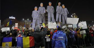 Rząd Rumunii ugiął się pod naciskiem tłumów. Nie będzie legalizacji korupcji