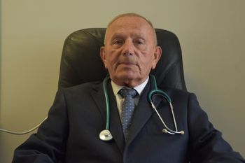 Dr Sionkowski wciąż przyjmuje pacjentów. Zdradza receptę na długowieczność