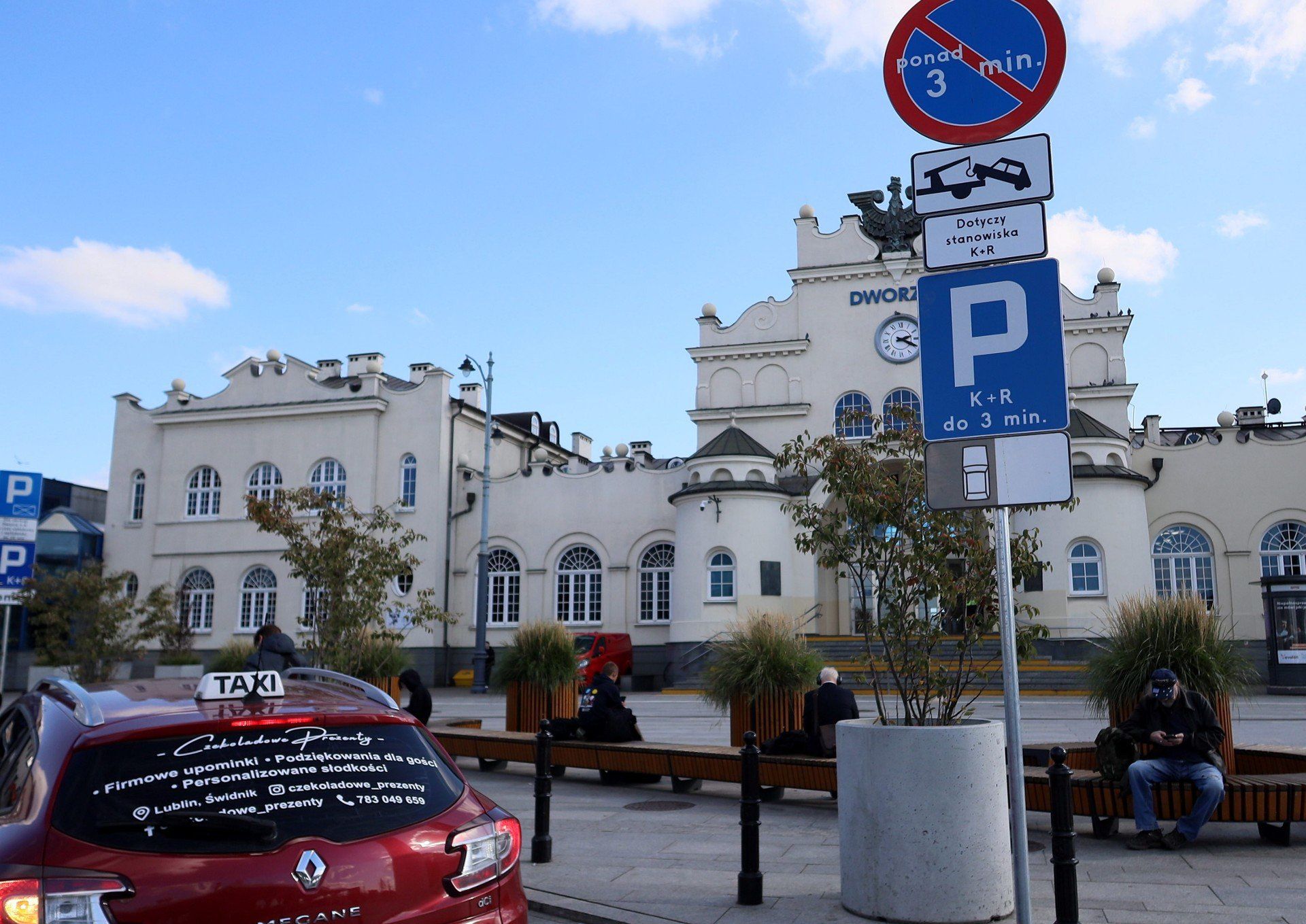 Zmiana oznakowania na miejscach parkingowych K+R przy Dworcu PKP.