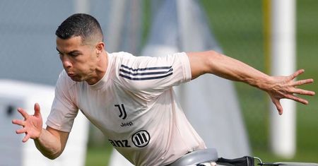 Cristiano Ronaldo znów się pręży. Fani pod wrażeniem
