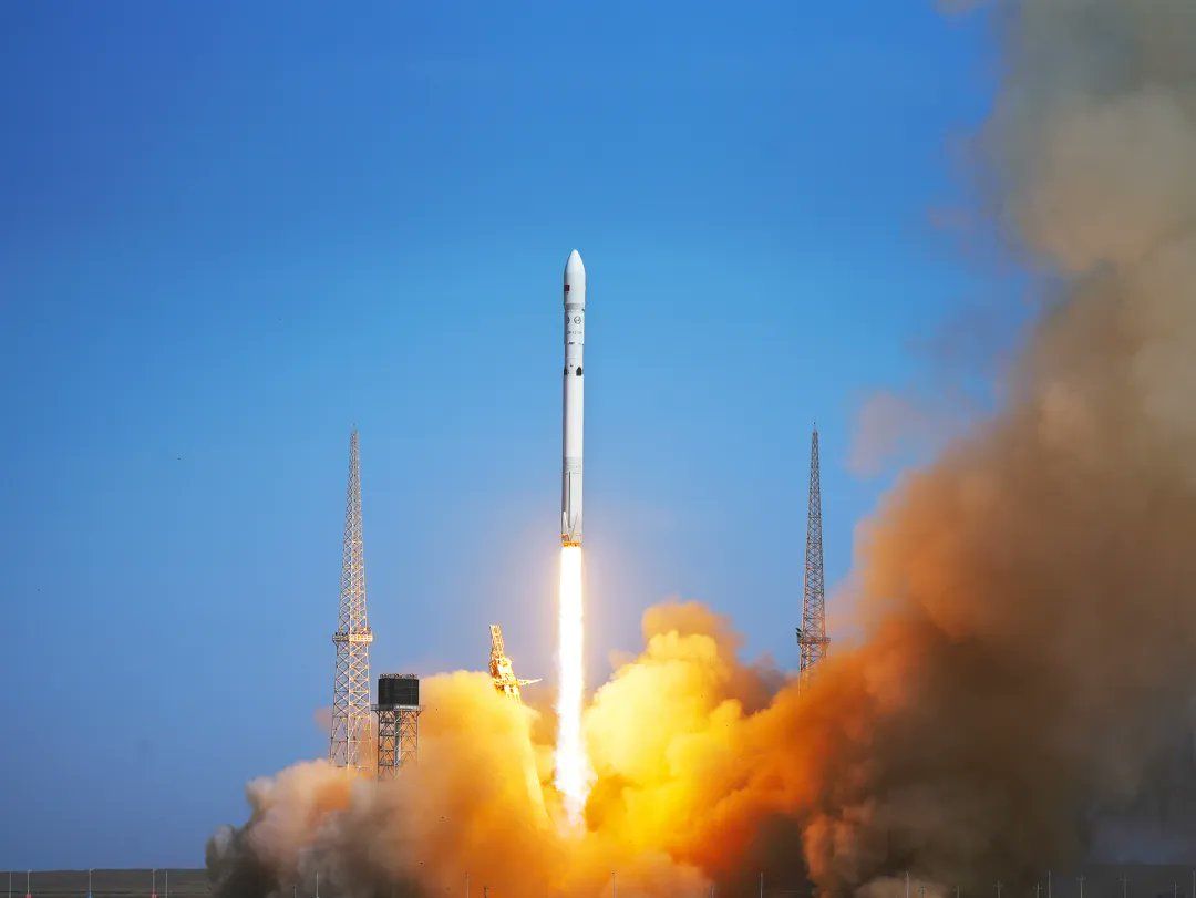 Chiny prezentują nową rakietę Długi Marsz. Czy to rywal Falcona 9?