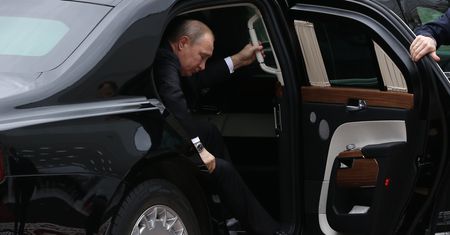 Aurus Senat to odpowiedź Putina na amerykańską "Bestię". Ale przyszłość marki jest niepewna