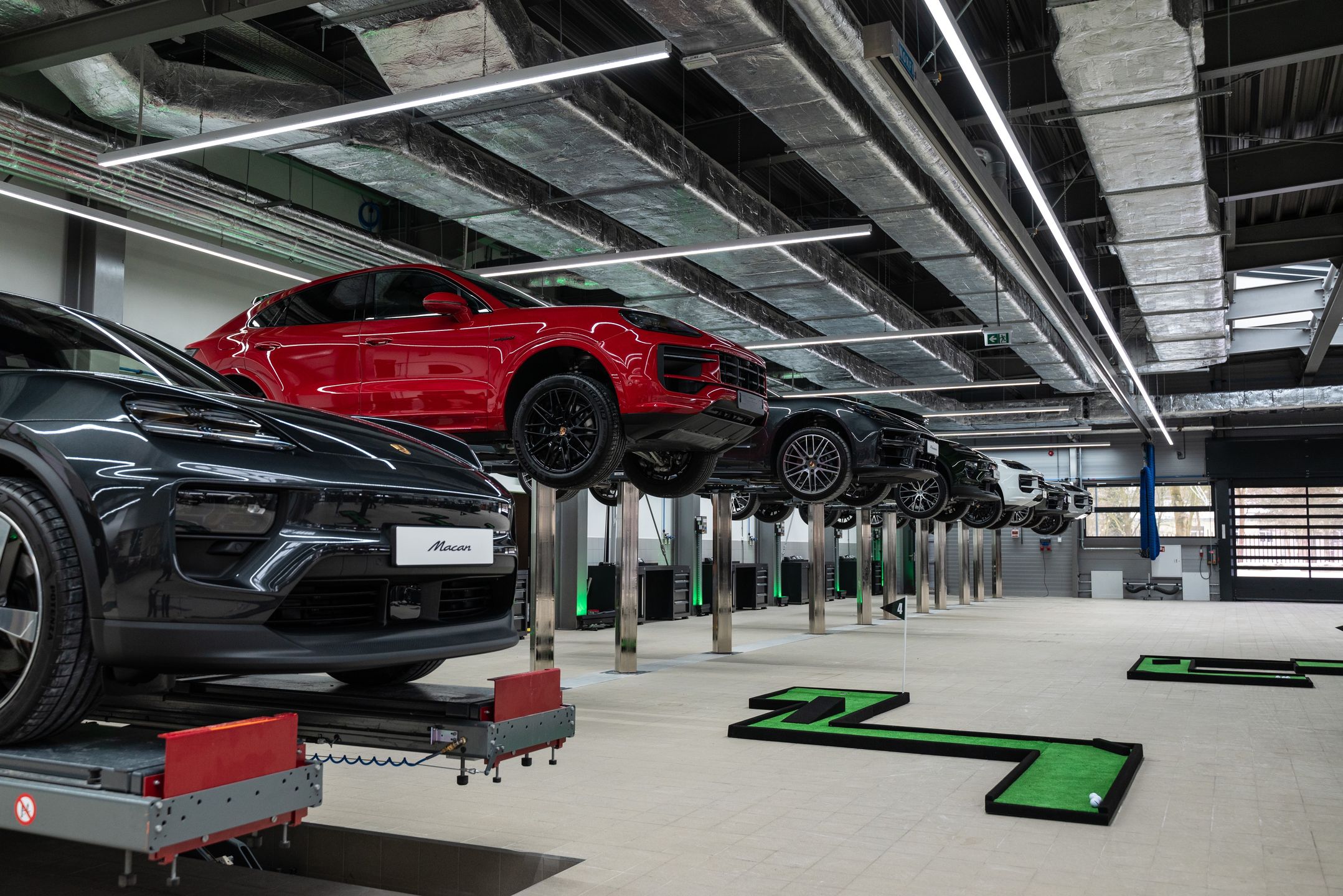 Porsche Centrum Warszawa Wawer