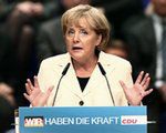 Kampania CDU. "Merkel paraduje na czerwonym dywanie"