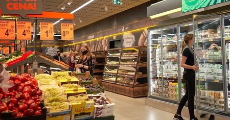 2500 zł dla każdego pracownika Biedronki. Sieć wypłaci nagrody specjalne