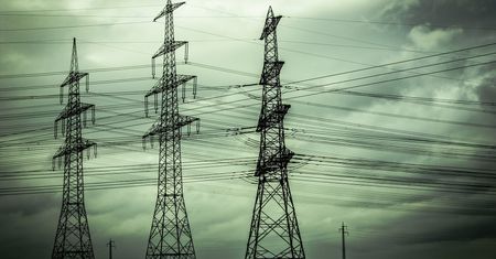 Służebność przesyłu, czyli korzystanie z urządzeń służących do przesyłu energii