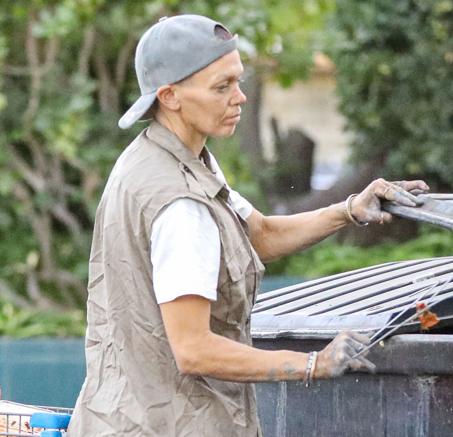 Bezdomna Loni Willison na ulicach Hollywood