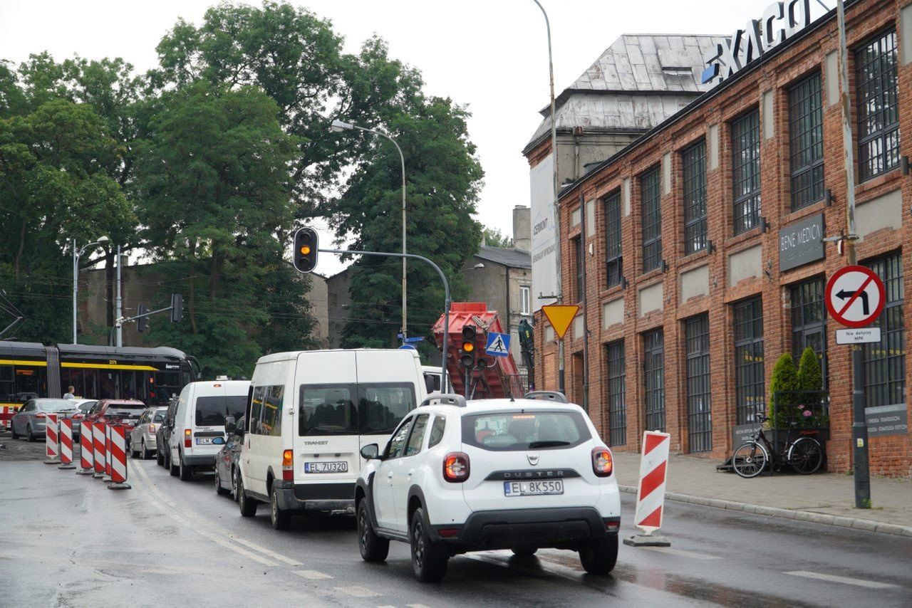 Sytuacja na Pabianickiej przy Wólczańskiej w poniedziałek 7 lipca nie była różowa...