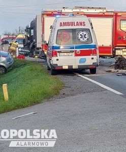 Karambol w Makowie Podhalańskim. Z auta wypadł silnik