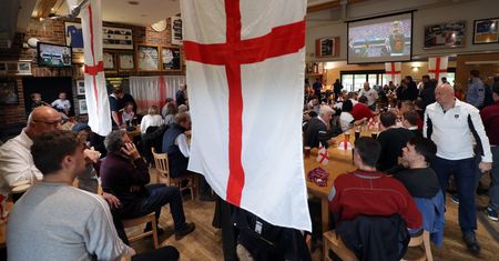 Euro 2020. Kuriozalny zakaz. Tego kibicom robić nie wolno