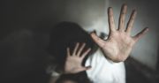 Przemoc domowa - przyczyny, przemoc psychiczna, przemoc fizyczna, przemoc seksualna, przemoc w związku, skutki przemocy, syndrom stresu pourazowego, pomoc ofiarom przemocy