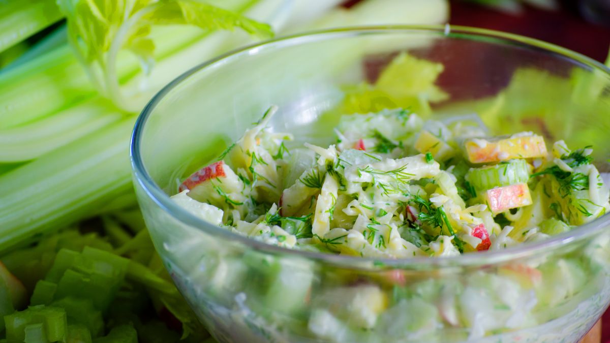 Surówka z selera naciowego i jabłka