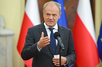 Tusk w emocjach o zarobkach lekarzy. "Nie zajmuję się niczym innym"