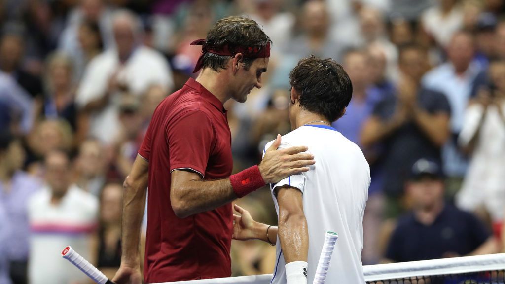 Zdjęcie okładkowe artykułu: Getty Images / Matthew Stockman / Na zdjęciu od lewej: Roger Federer i Yoshihito Nishioka