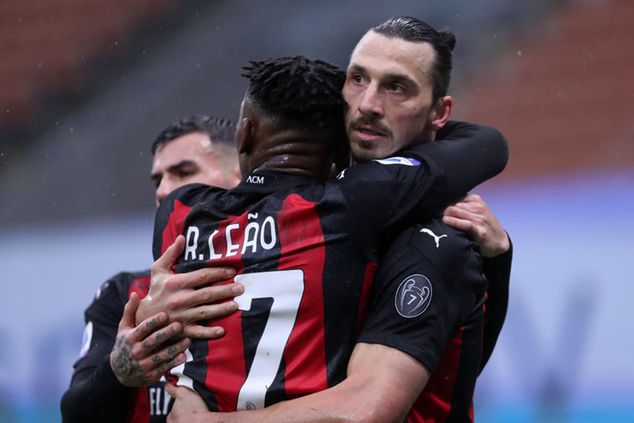 Na zdjęciu: Rafael Leao i Zlatan Ibrahimović (fot: Marco Canoniero/LightRocket/getty images)