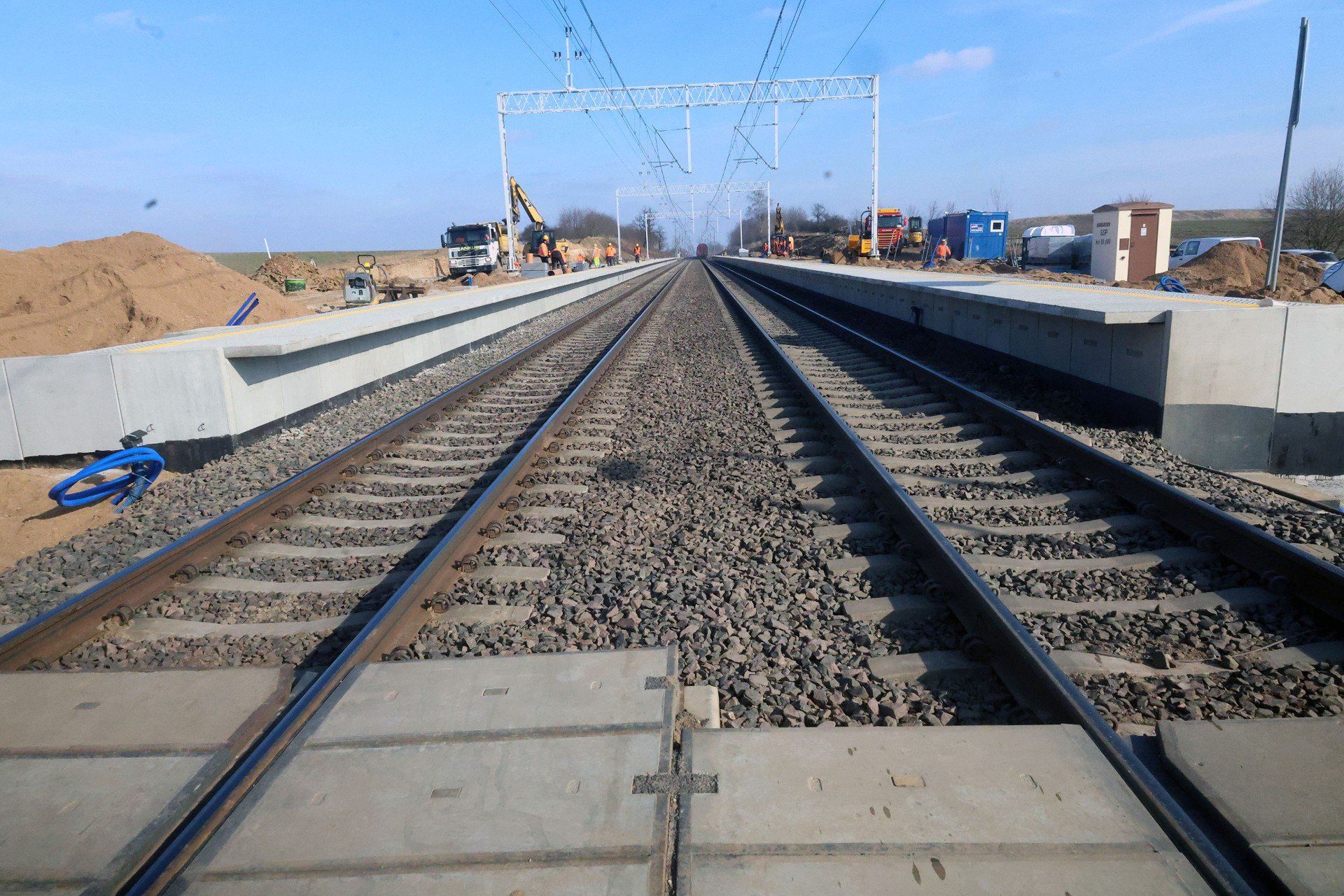
– Budowa dodatkowych torów na trasie Będzin–Dąbrowa Górnicza jest planowana – zapewnił w Dąbrowie Górniczej wicemarszałek Sejmu Włodzimierz Czarzasty.
