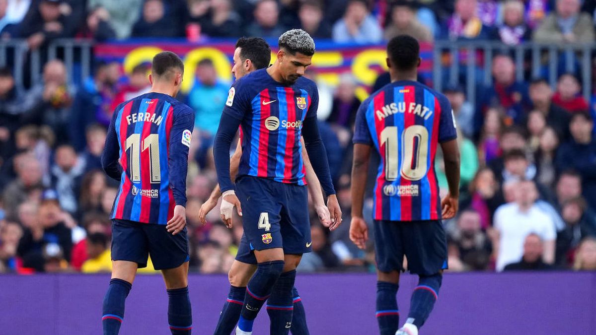 Zdjęcie okładkowe artykułu: Getty Images / Alex Caparros / Na zdjęciu: piłkarze FC Barcelony