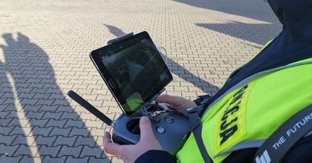 Policja zbroi się w drony. Drogówka będzie nimi sprawdzała kierowców