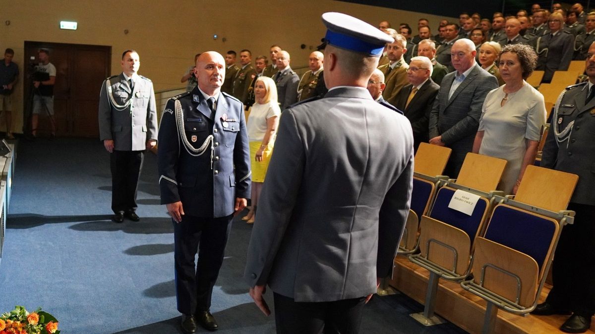 Policjanci mają swoje święto. Były odznaczenia i awanse