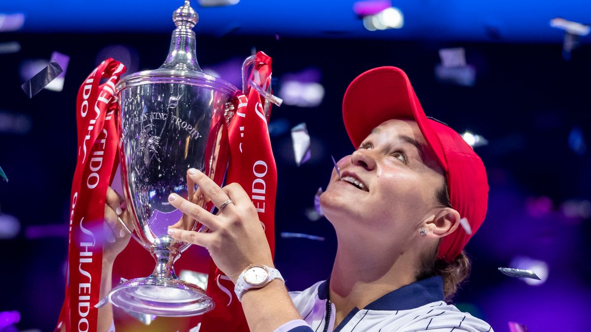 PAP/EPA / ALEX PLAVEVSKI / Na zdjęciu: Ashleigh Barty, mistrzyni WTA Finals 2019
