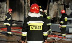 Potężny pożar w Gdyni. "Strawił kilka pojazdów"