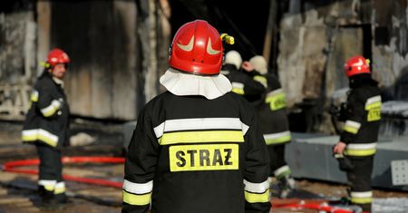 Potężny pożar w Gdyni. "Strawił kilka pojazdów"