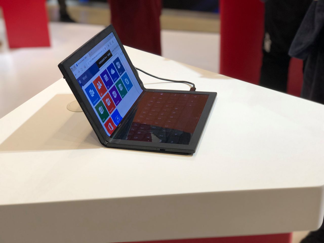 Tak wygląda pierwszy na świecie notebook (tak, notebook!) Lenovo ze składanym ekranem