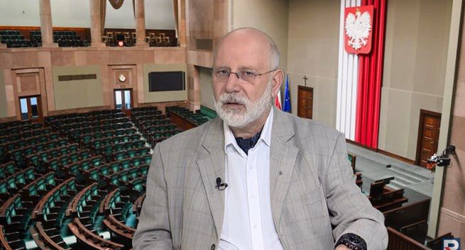 Koncesja naziemna dla TV Republika zagrożona? Szef KRRiT ostrzega