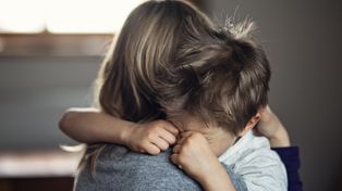 Dzieci nie zawsze mówią, co boli. Pediatra: Czujność rodzi się już w domu