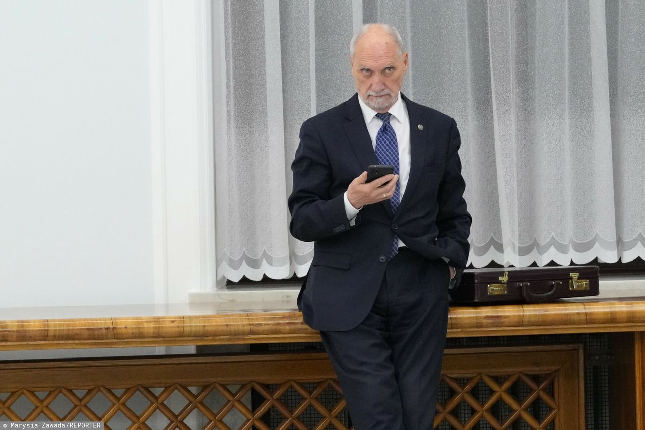 Macierewicz na celowniku prokuratury. "Zdrada dyplomatyczna"