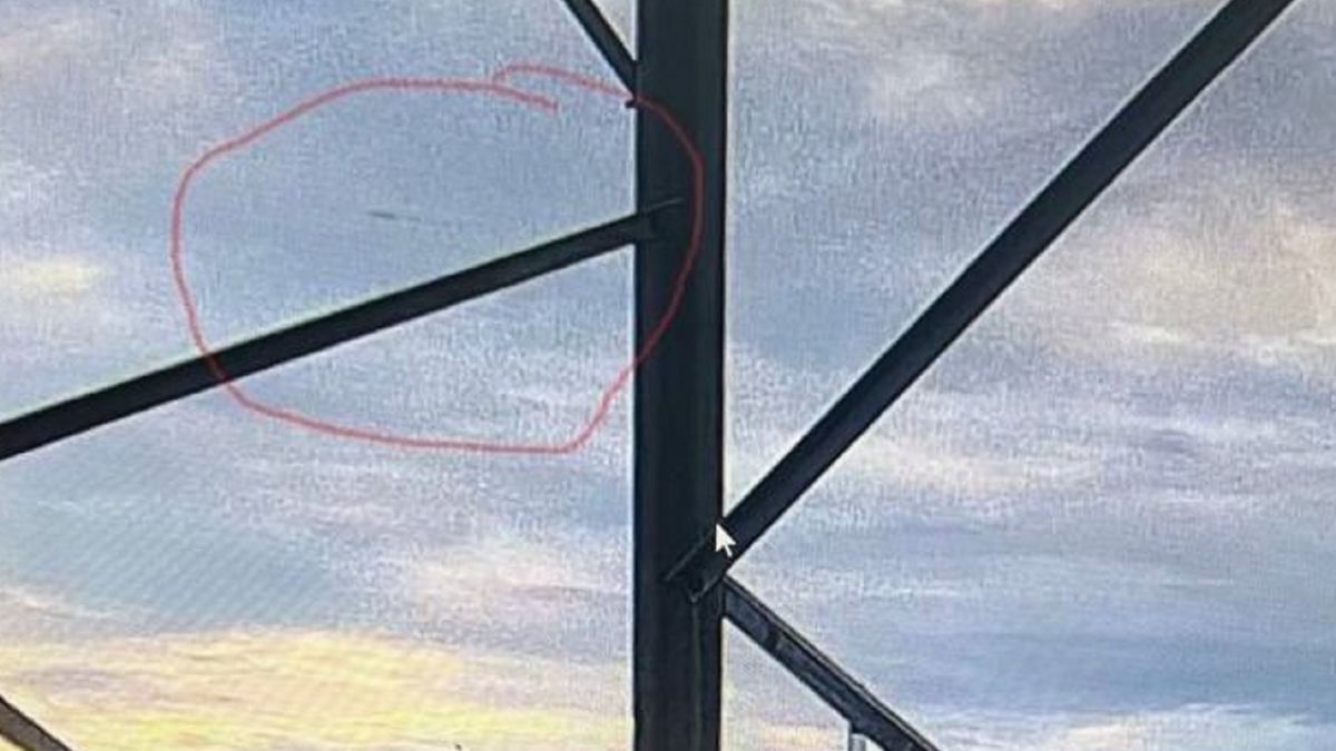 Rakieta przeleciała "krytycznie nisko" nad elektrownią atomową.