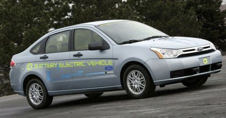 Ford też chce być eko i stworzy samochód na baterie
