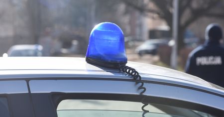 Oświęcim. Porzucił na ulicy nieprzytomnego brata i odjechał