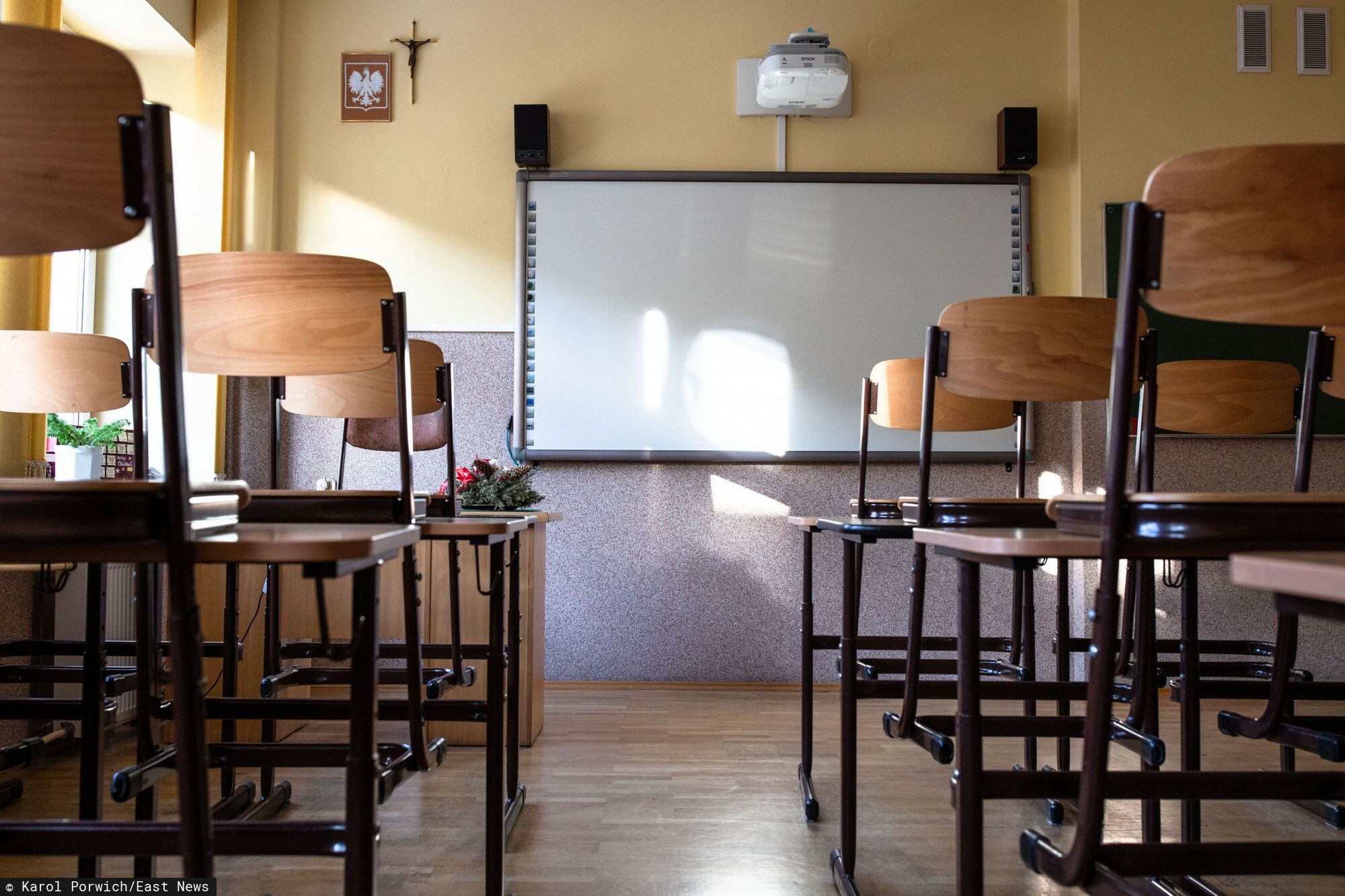 Nauczyciele i rodzice komentują powrót nauki stacjonarnej