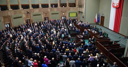 Sejm zdecydował. Ceny prądu będą zamrożone. Najważniejsze założenia