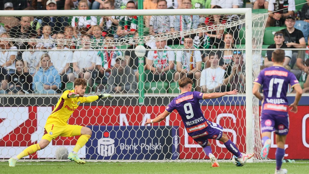 Legia Warszawa traci gola na 0:1 w meczu z Austrią