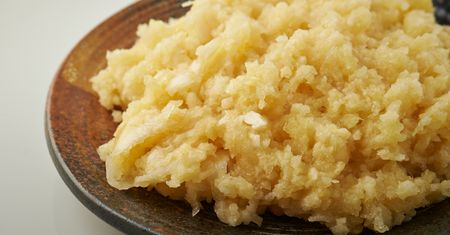 Wystarczy pół łyżeczki dziennie. Szybko zbija cholesterol i chroni przed cukrzycą