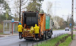 Zarobki kierowców śmieciarek. Oto ile dostają "na rękę"