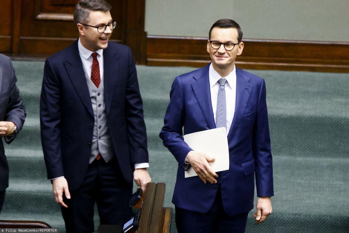 Piotr Muller i Mateusz Morawiecki w Sejmie 