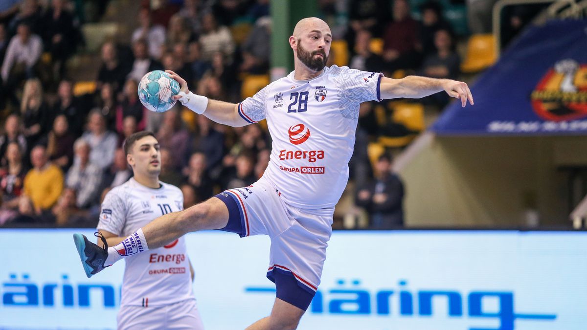 WP SportoweFakty / Krzysztof Betnerowicz / Łukasz Kużdeba (Energa MKS Kalisz) w akcji